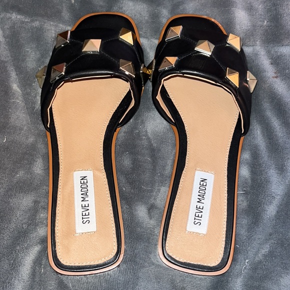 BRAND NEW Black & Gold Studded Steve Madden Sandals / Slides - Picture 5 of 12